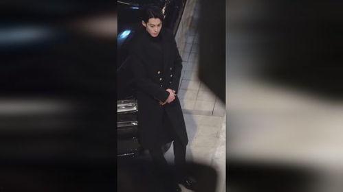 王鹤棣娱乐吃大瓜了